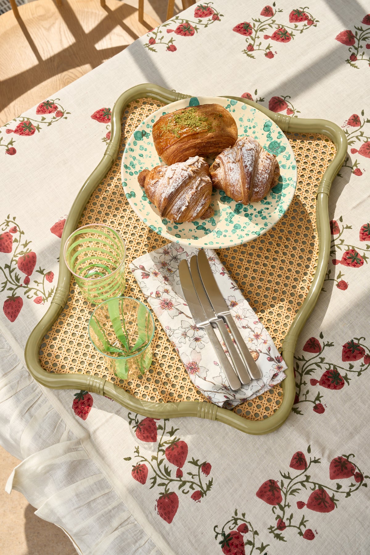 Isla Wavy Tray Verjuice