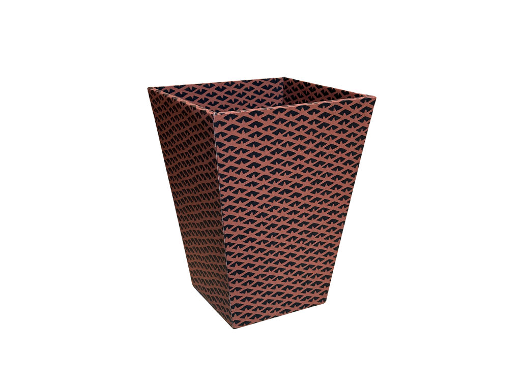 Antoinette Poisson Waste Bin Alvéoles