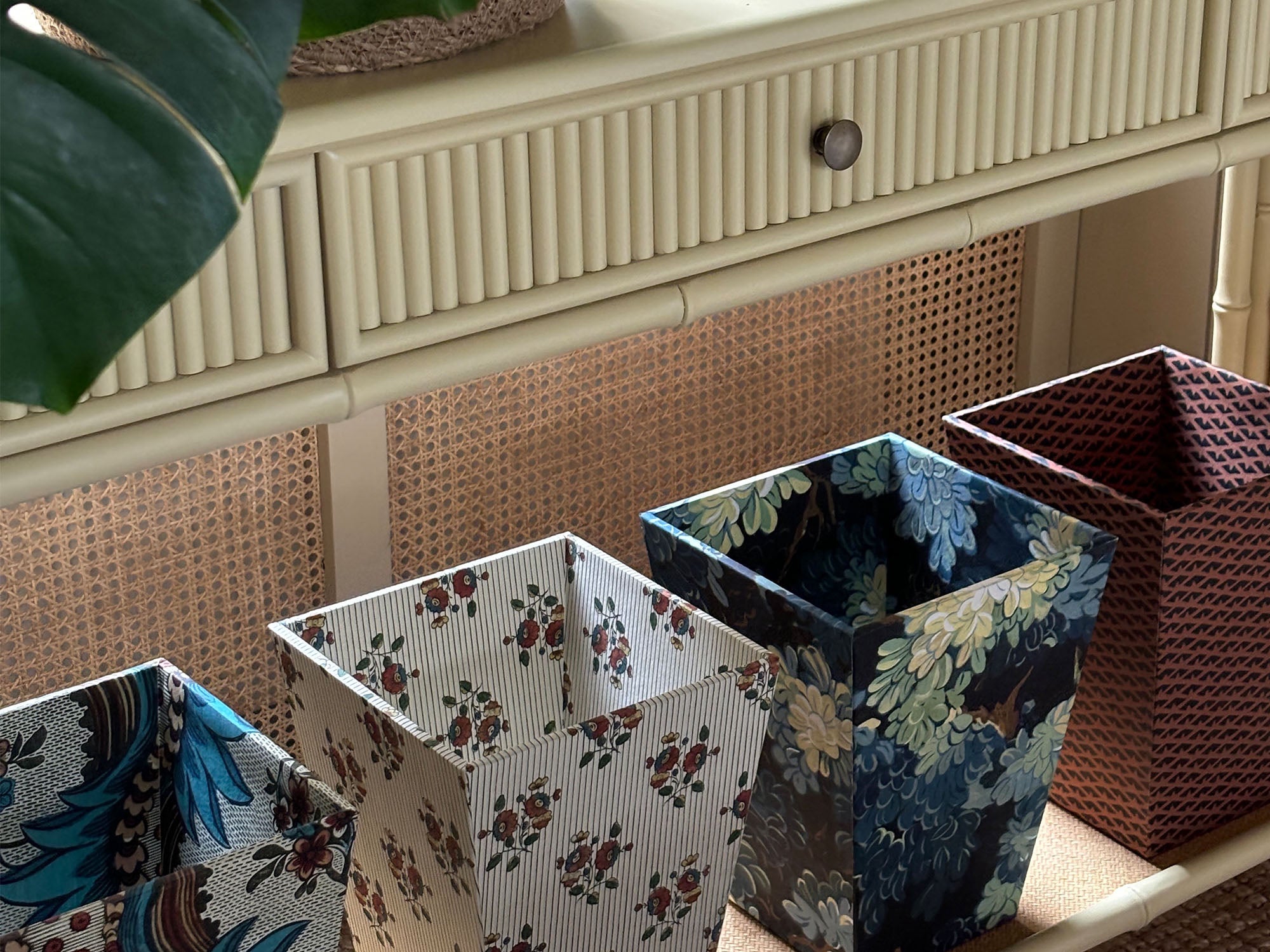 Antoinette Poisson Waste Bin Alvéoles